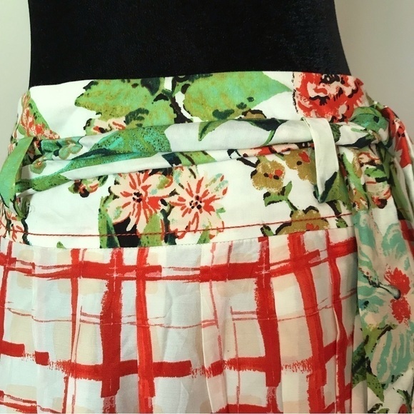 ANTHROPOLOGIE Maeve pleated skirt. Size 8. - Picture 5 of 11